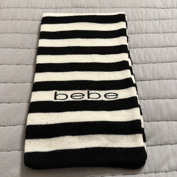 Warm BeBe scarf, black and white stripes, perfect for cold weather - Picture 1 of 3